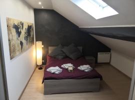 Grand T2 45m2 vue dégagé, hotel in Aix-les-Bains