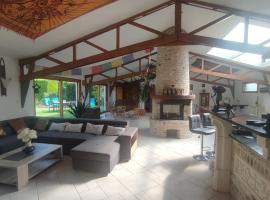 Spacious Barn by KARMA, familiehotel in Andres