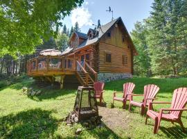 Family & Pets Friendly 6 Person Remote Work Mountain View Oasis, hôtel à Lac-Supérieur