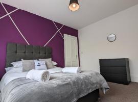 Townhouse in Harwich, hotel with parking in Harwich
