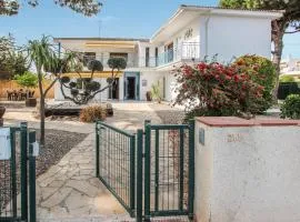 Nice Home In Torredembarra With Kitchen