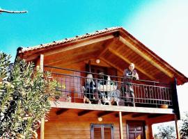 Olive Grove Chalet, hotel with parking in Nafpaktos