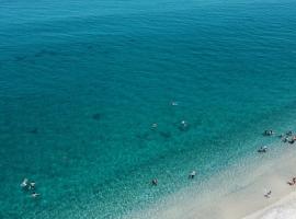 Hotel La Giara, hotel v mestu Zambrone