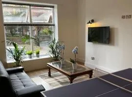 No.2 Beechcroft / Park-Side / Ping Pong & Garden