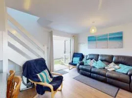 82 Strawberry Hill, Tolroy Manor