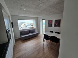 Klingurstjorn apartment - Modern 2 bedroom with stunning skyline views, hotel in Tórshavn