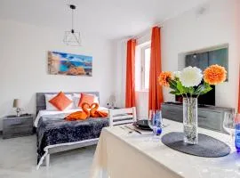 Modern Studio Central Location