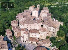 Casa in Borgo Medievale in Toscana, hôtel acceptant les animaux domestiques à Monterone