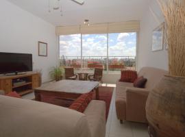 Kfar Saba View Apartment, lägenhet i Kefar Sava