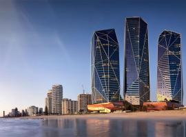 Jewel Beachfront Residences, hotel with jacuzzis in Gold Coast