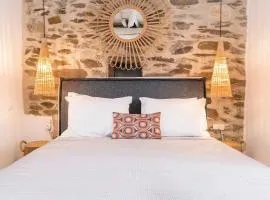 Heritage Home with Terrace in the trendy port of Naousa