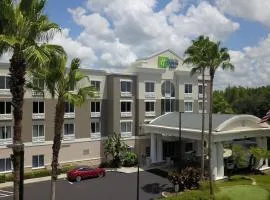 Holiday Inn Express and Suites Tampa I-75 at Bruce B. Downs by IHG, hotel near Zephyrhills Municipal Airport - ZPH, Tampa