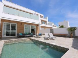 Seaside Serenity: Decorated Villa near Beaches & Amenities in San Pedro VDE-014, hotel a Los Albaladejos