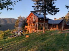 Minds & Mountains Eco Lodge, hotel in La Molina