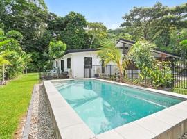 Maison Daintree - Mount Whitfield View, holiday home sa Freshwater