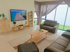 Bungalow, Up to 21 Pax, 4000sqft, 3 Bedrooms, 4 Bathrooms, 4 Car Parks by Star Home