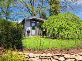 Sauerland-Tinyworld - Ihr Tiny Ferienhaus im Sauerland am Diemelsee, hotel with parking in Diemelsee