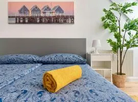 Rooftop Apartment with Free Parking & Balcony & AC