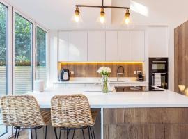 Family home close to Bournemouth town centre, hotel a Bournemouth