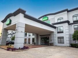 Wingate by Wyndham Lafayette Airport, hotel di Lafayette