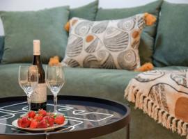 Elegant Luxury Suite, beach rental in Heraklio Town