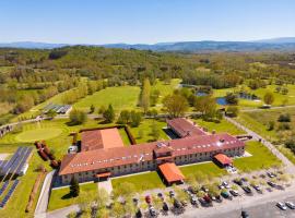 IBERIK Augas Santas Balneario & Golf, fjölskylduhótel í Pantón