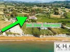 Red Sand Apartment #1 & #2, 1 minute from Megas Lakos beach