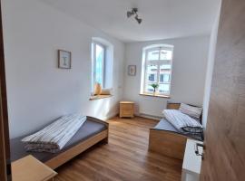 Gasthof Adler Ferienwohnung, alojamento para férias em Ichenhausen