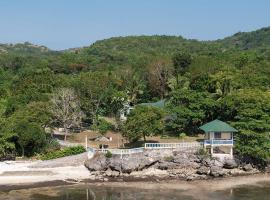 Karlsson's Guesthouse, alojamento na praia em Larena