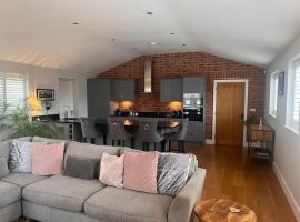 2 Bedroom Barn Conversion, hotel with parking in Leicester