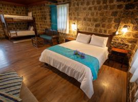 Niebli Historical Farm and Lodge at Pululahua Volcano, hotel with parking in Quito