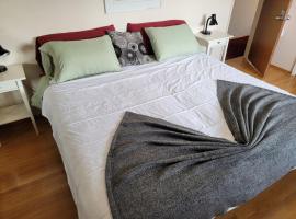 The Dewberry Homestay B&B、エドモントンのB&B