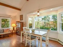 13325 - Stellar Wellfleet Home with Vaulted Ceilings Dogs Welcome with New AC System