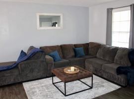 3 bdrm w basketball court & fire pit-Travel worker, hôtel avec parking à Vidalia