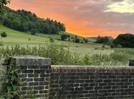 Gorgeous Cottage in Skirmett with Parking, hotel v destinaci Henley-on-Thames