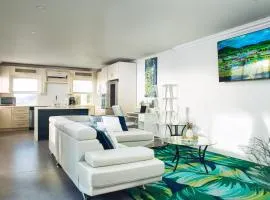 La Vue de Basseterre Apartments - Luxury in Bird Rock