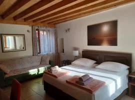 JR Luxury Guesthouse2