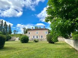 Le Domaine de la Gravette, hotel cerca de Zoodyssee, Beauvoir-sur-Niort