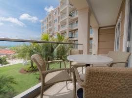 Imperial Blossom Two-bedroom condo, holiday rental in Palm-Eagle Beach