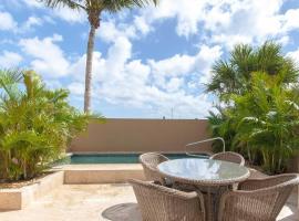 Eagle Beach - Private pool - LeVent townhome - LV106th, villa í Palm Beach