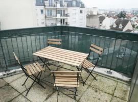 Drancy : 4 pièces en centre ville + parking, self-catering accommodation in Drancy