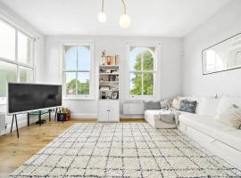 Victorian Flat with Great Views of London, hotel in West Dulwich
