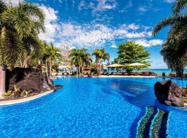 Sheraton Samoa Beach Resort, hotel with pools in Mulifanua