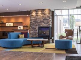 Fairfield Inn & Suites by Marriott Pittsburgh North/McCandless Crossing, hotel with pools in McCandless Township
