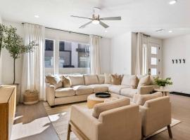 Sixteen Sandals townhouse, hotel v destinaci Atkinville