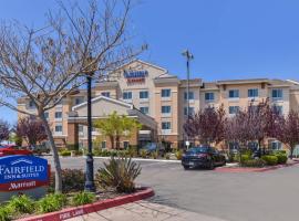 Fairfield Inn & Suites Santa Maria, hotel amb jacuzzi a Santa Maria