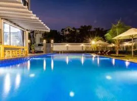 Luxury Chilinh - Large Swimming Pool - 200M To The Sea