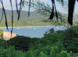 Bamboo hut Alpha Hotel โรงแรมที่มีที่จอดรถในMaluk