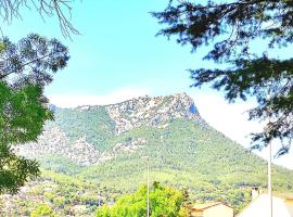 Grand bas de villa au calme faux 3 pièces de 63 m, hotel i La Valette-du-Var