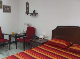 Blessings Noida Home stay: Noida, Worlds of Wonder yakınında bir otel
